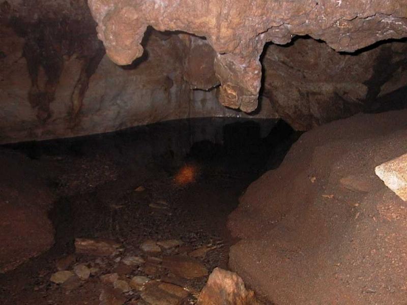 Tunnel steht unter Wasser