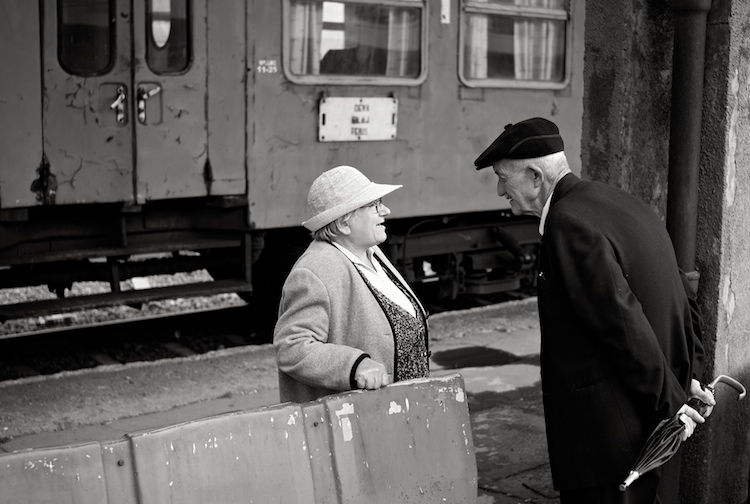 Menschen unterhalten sich