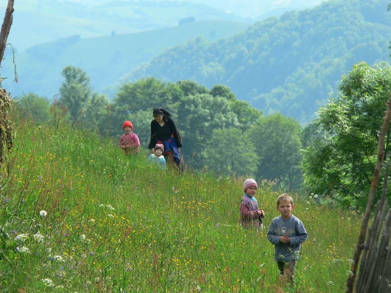 Berglandschaft mit Kindern