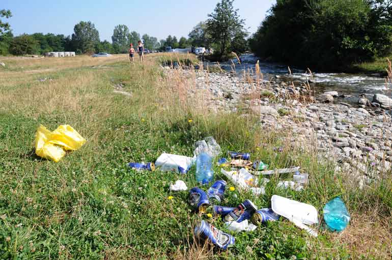 Plastikflaschen im Markt