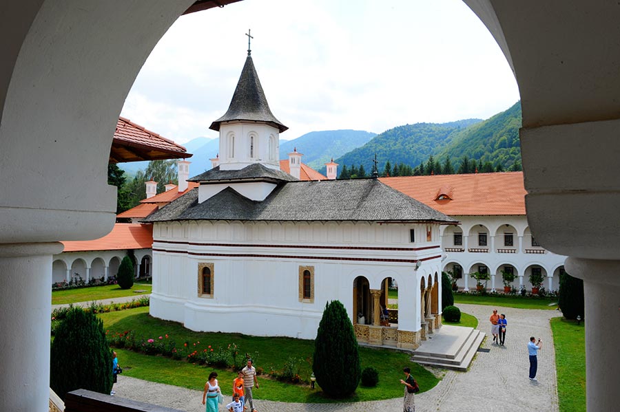 Innenhof mit Klosterkirche