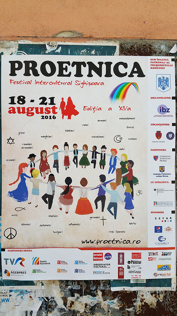 Buntes Plakat mit Hinweis auf ein Tanzfestival
