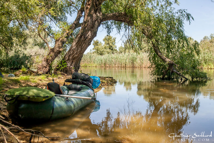 Paddelboot im Wasser