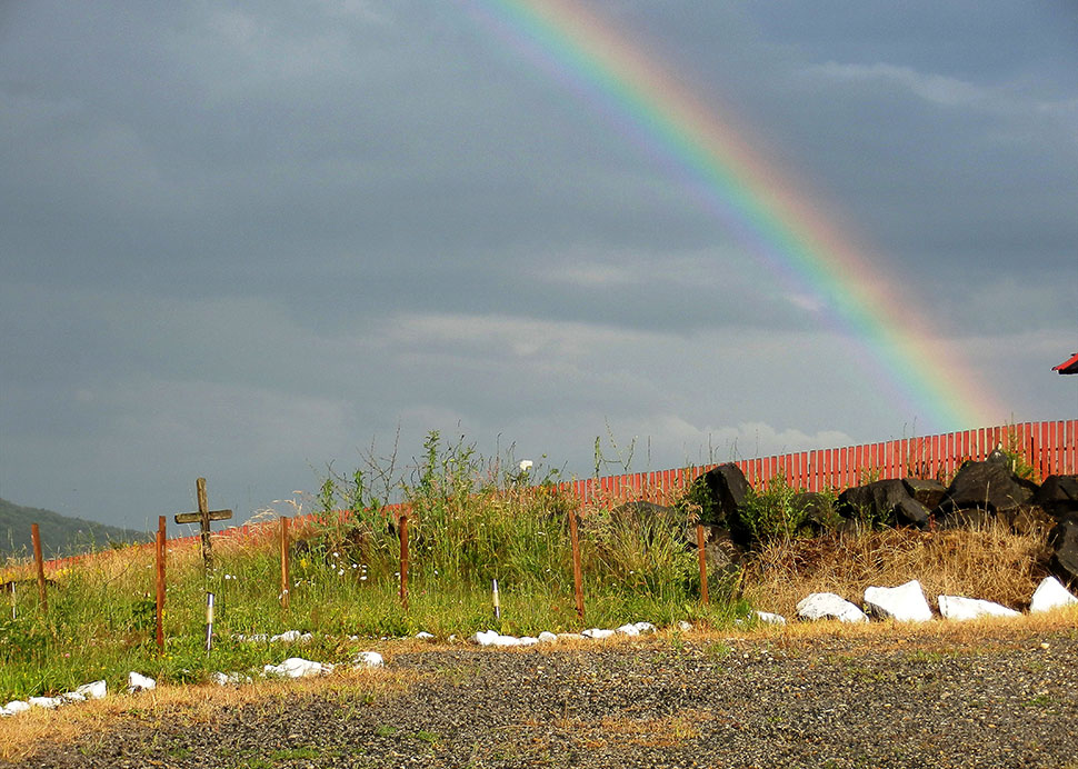 Regenbogen überm Klostergelände