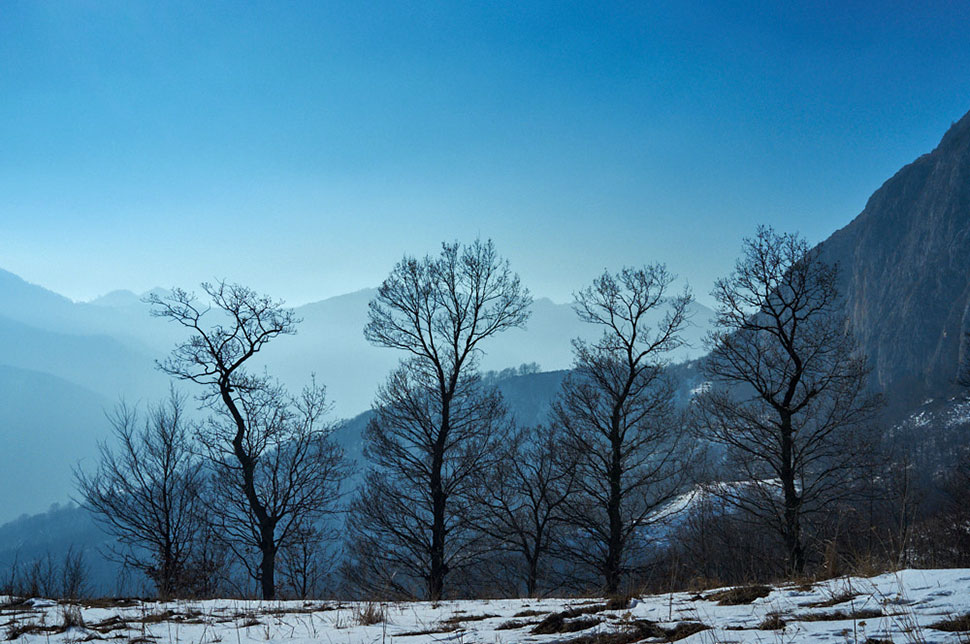 verschneite Berglandschaft