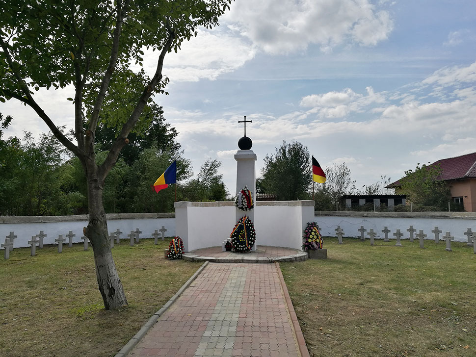 Denkmal auf Friedhof