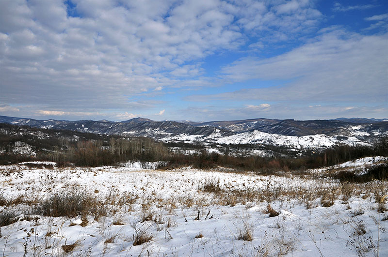 Panoramfoto der Berglandschaft im Winter