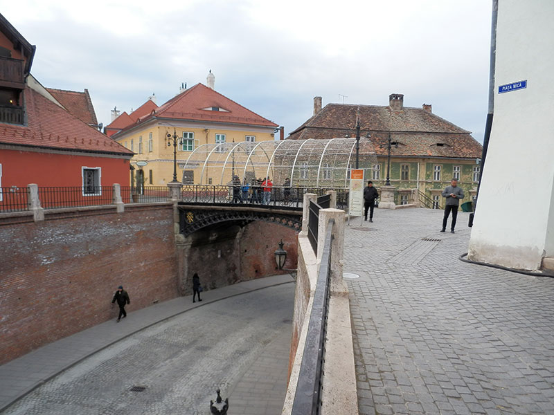 Die Lügenbrücke