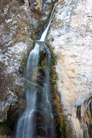 großer Wasserfall