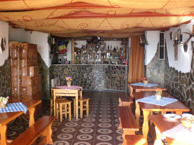 Gastraum der Cabana Cozia