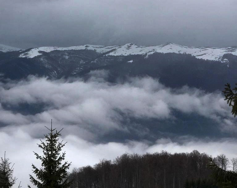 Winterlandschaft mit Wolken