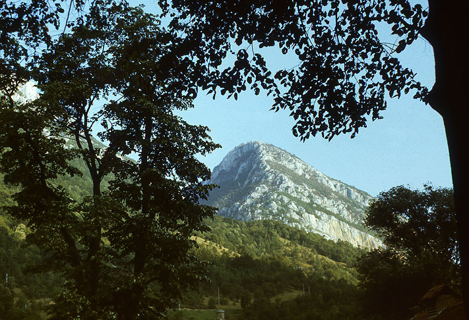 weißer Berg im Cernatal