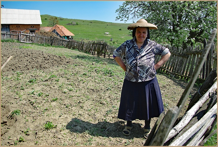 Bäuerin auf ihrem Feld