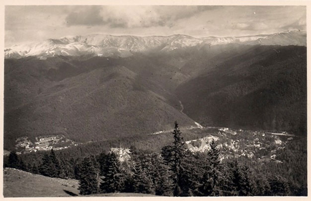 Anichtskarte von Sinaia mit Bergen im Hintergrund