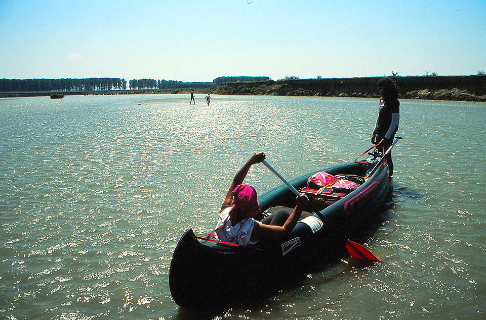 Paddelboot im Flachwasser