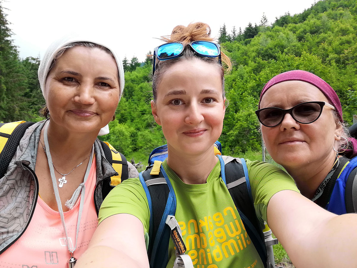 Selfie von Anca mit zwei Frauen