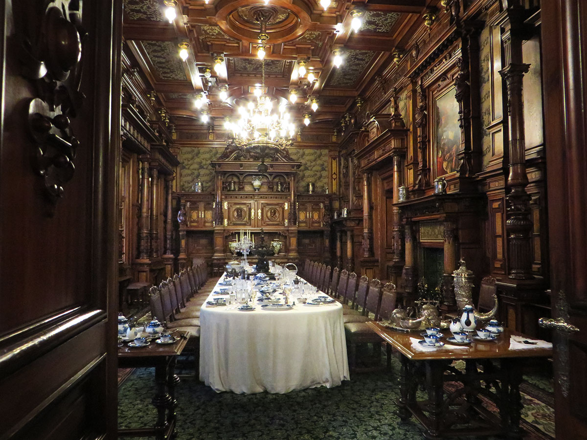 prunkvoller Speisessal
