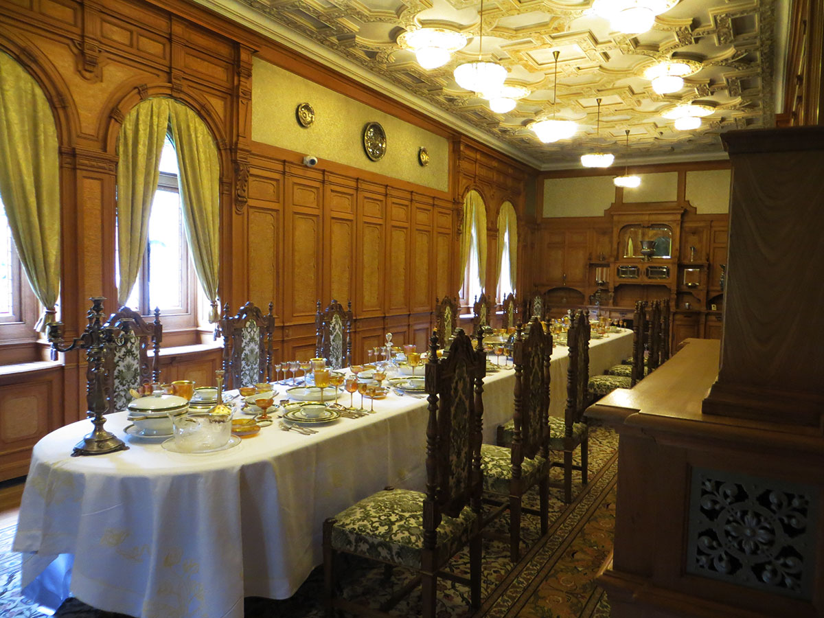 prunkvoller Speisesaal