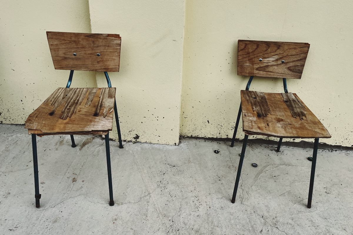 defekte Stühle