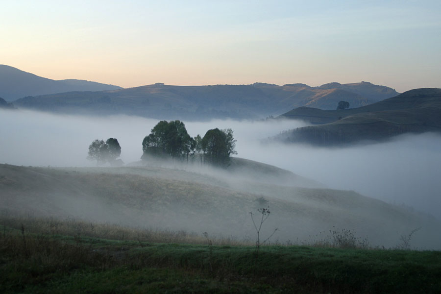 Berglandschaft mit Nebel