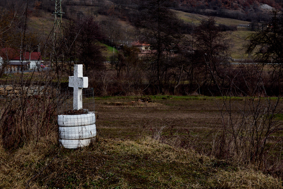 Kreuz am Feldrand