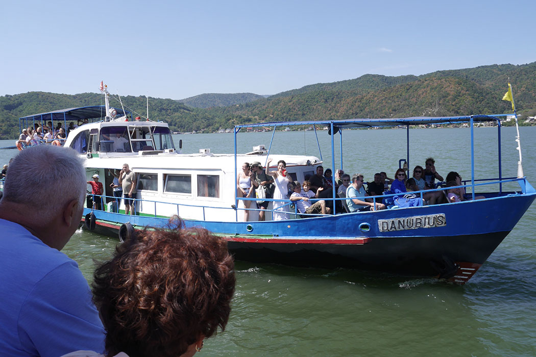 Schiff auf einem Fluss