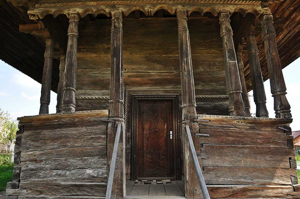 Treppe Holzkirche