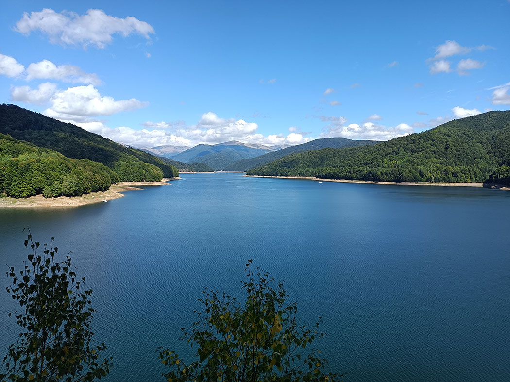 Stausee in den Bergen