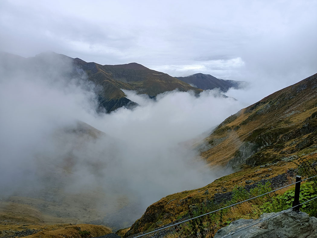Berge in Wolken