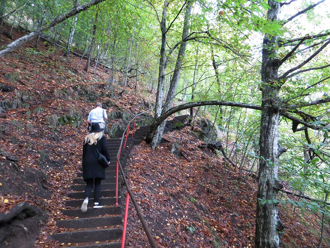 Aufstieg zu einer Burg