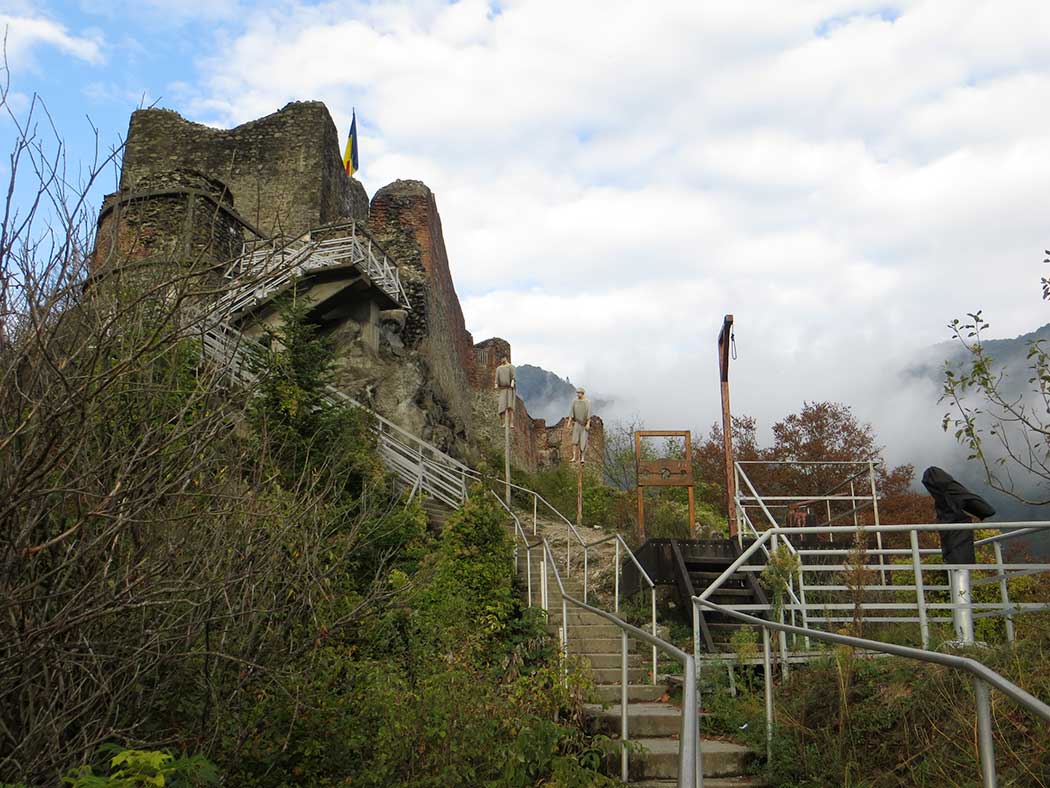 Aufstieg zu einer Burg