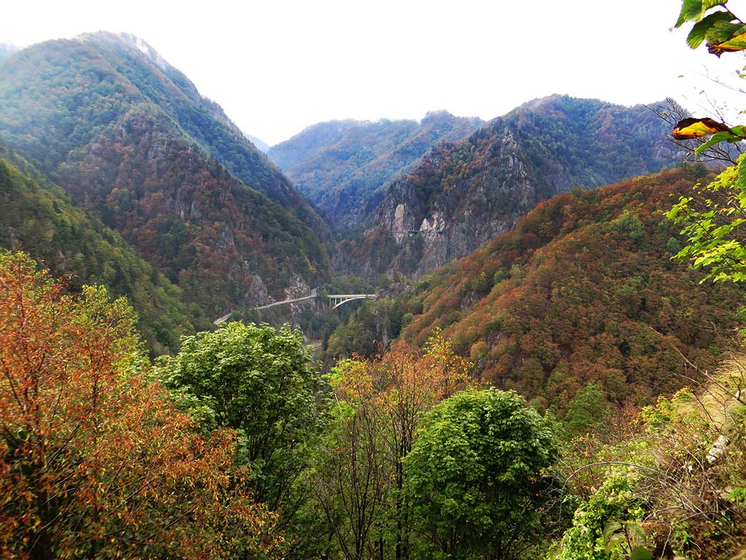 Ausblick auf Berglandschaft
