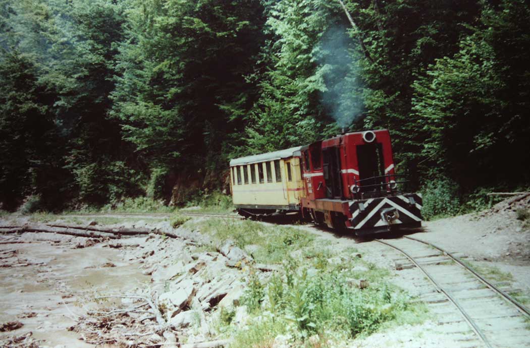 Zugfahrt durchs Wassertal