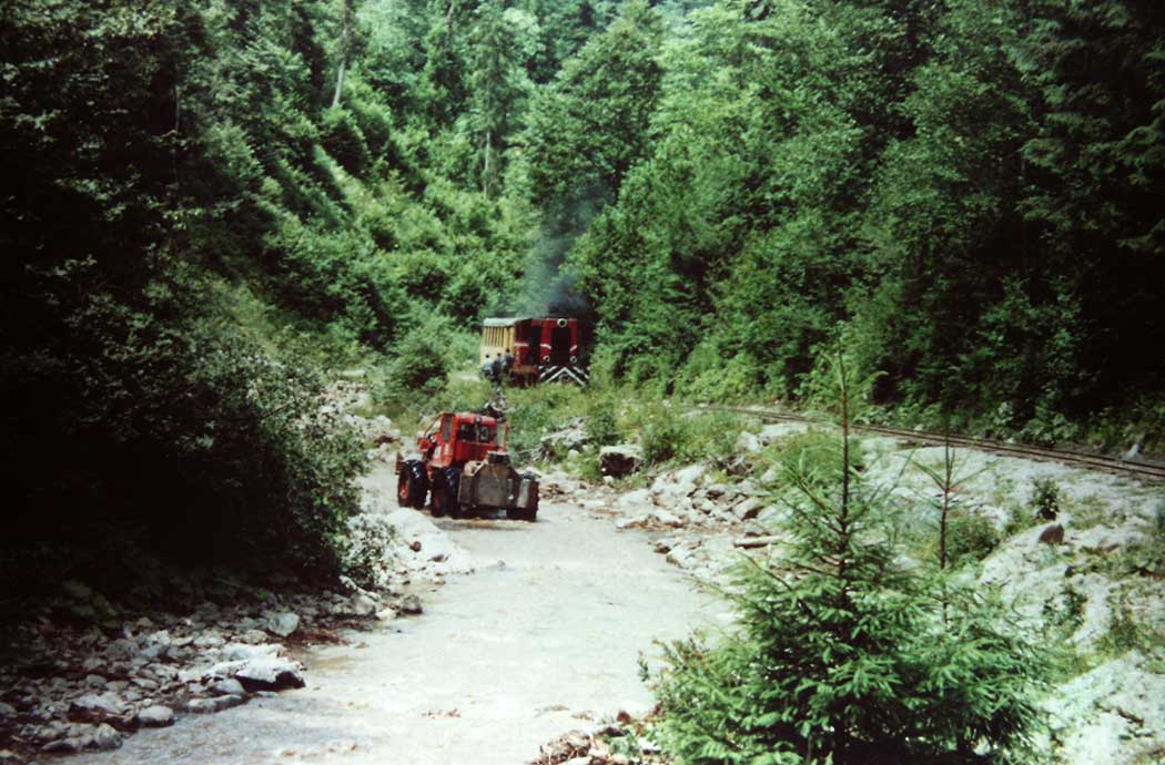Zugfahrt durchs Wassertal
