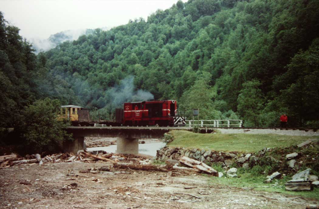 Zugfahrt durchs Wassertal