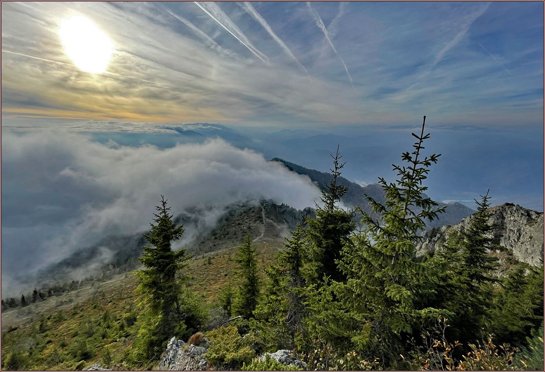 Berglandschaft mit Wolken